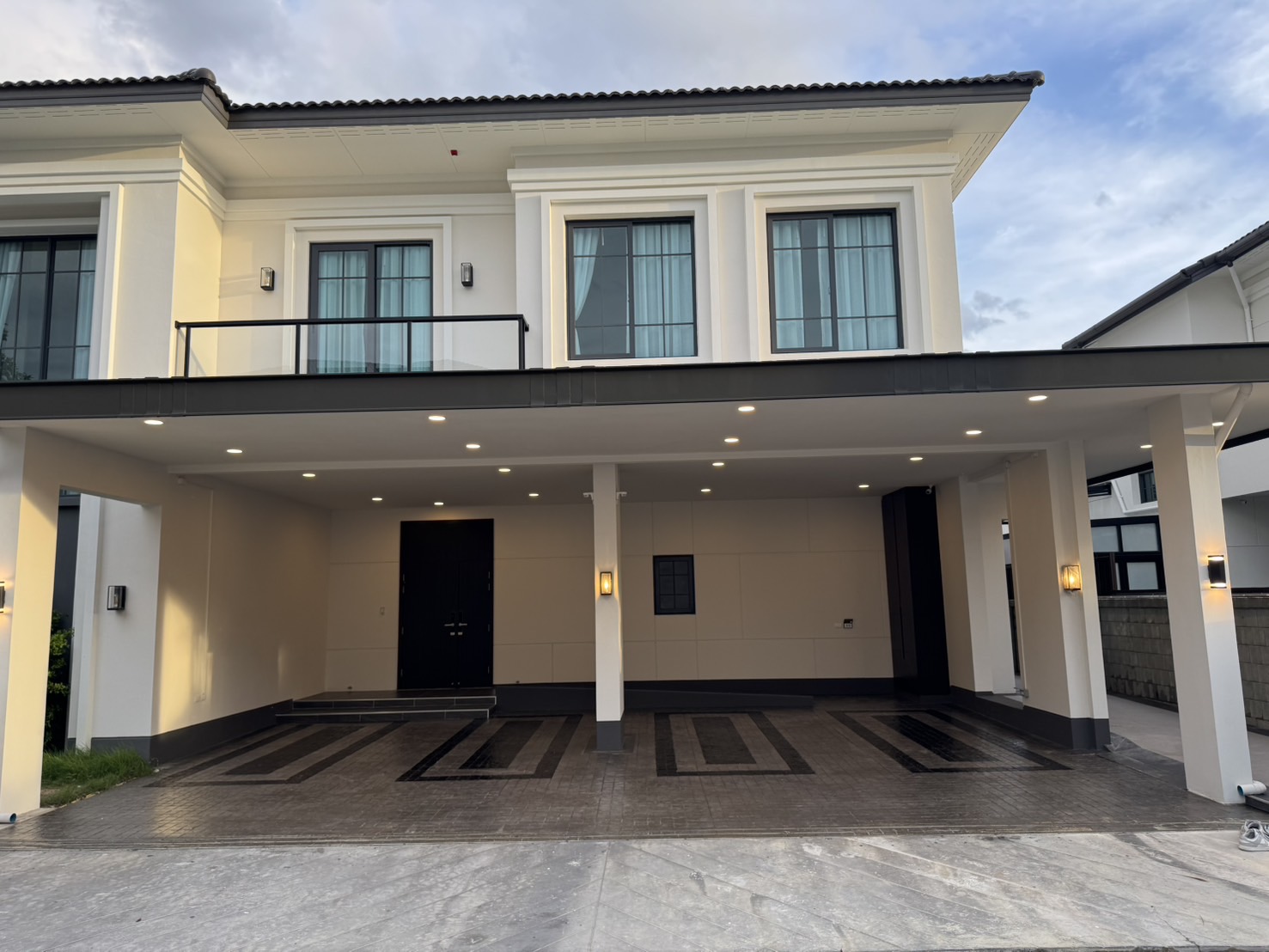 หลังคาโรงจอดรถ